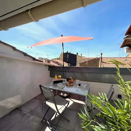 Charme Urbain Sous Les Toits-Terrasse/Clim/Parking Apartment Beziers Exterior photo