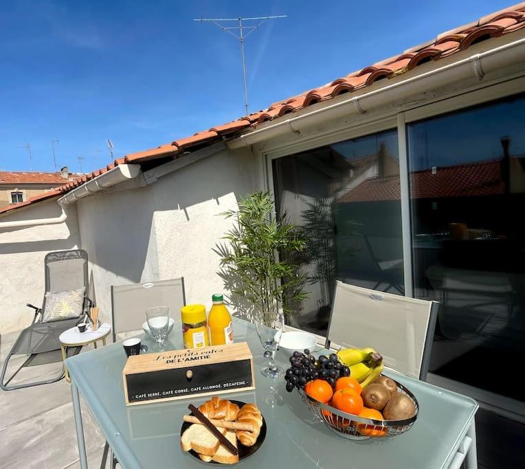 Apartment Charme Urbain Sous Les Toits-terrasse/clim/parking Beziers