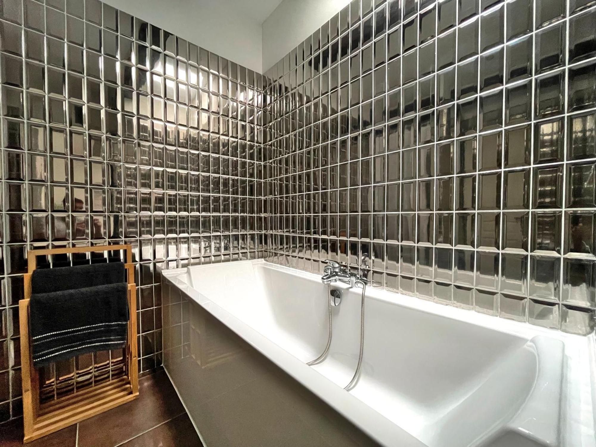 Charme Urbain Sous Les Toits-terrasse/clim/parking * Beziers