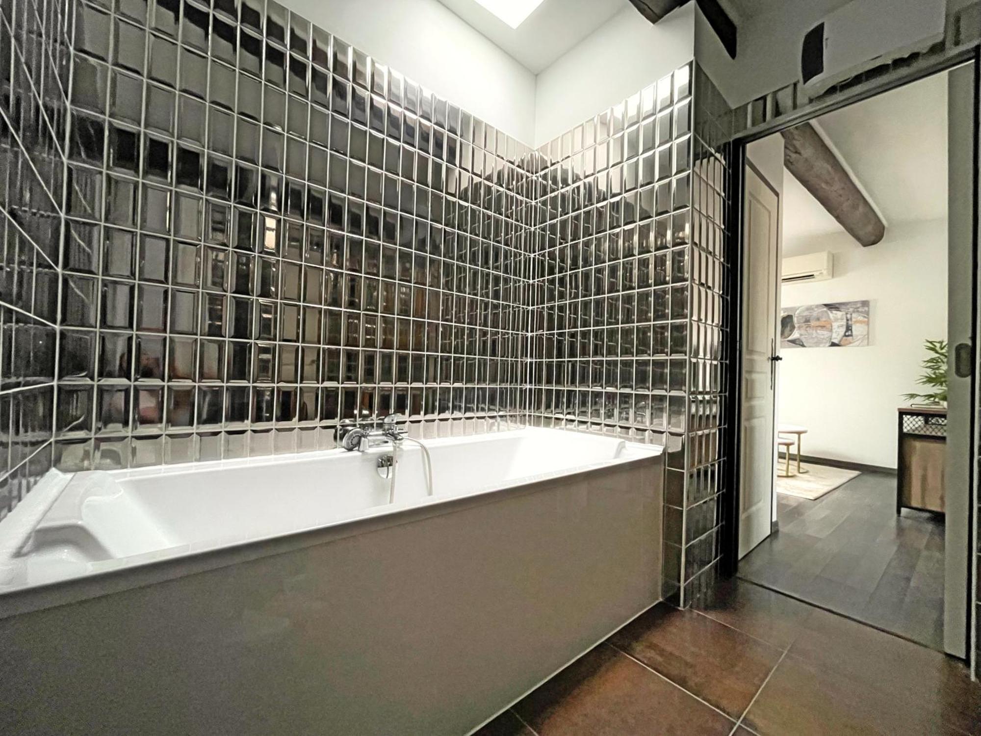 Apartment Charme Urbain Sous Les Toits-terrasse/clim/parking